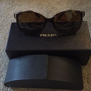 prada sunglasses spr01o